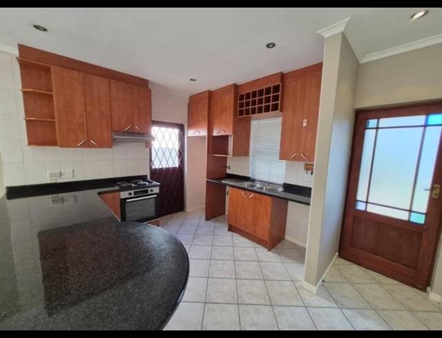 3 BEDROOM HOUSE TO LET IN WEST BEACH